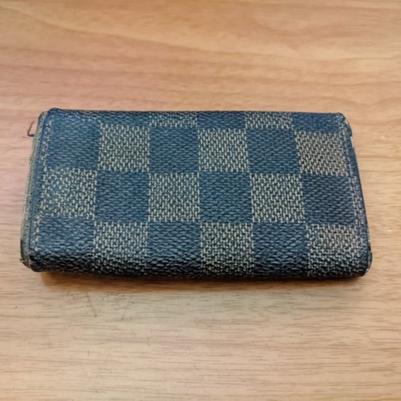 Louis Vuitton Damier Key Holder/Wallet 1518*** - Picture 2 of 9